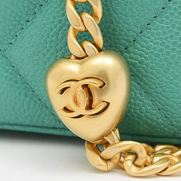 Chanel Matelasse Small Vanity Heart Chain Shoulder Bag Green AP3204 - Picture 3 of 9